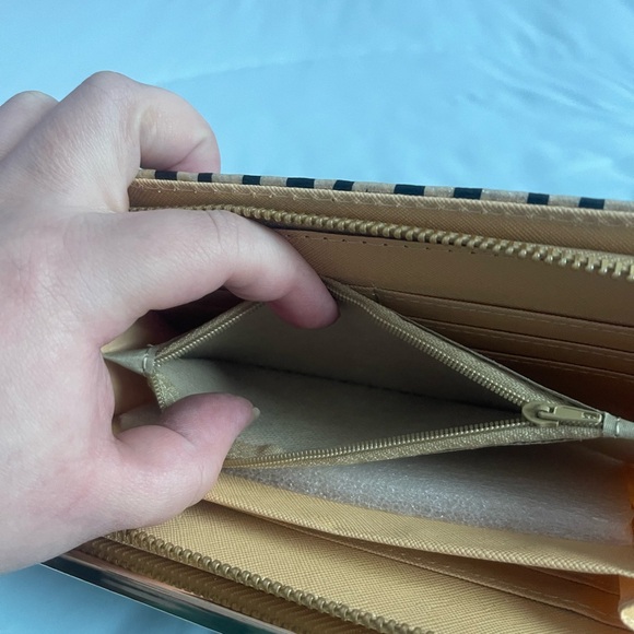 Animal print with butterfly metal details wallet. 8”x 4”x 1” - Picture 9 of 10